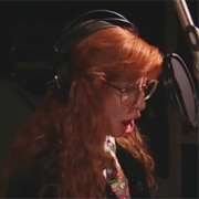 Как и кто озвучивает сериал